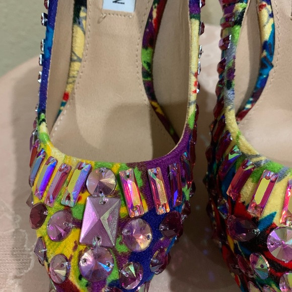 Multi-colored platform pumps - Picture 8 of 9